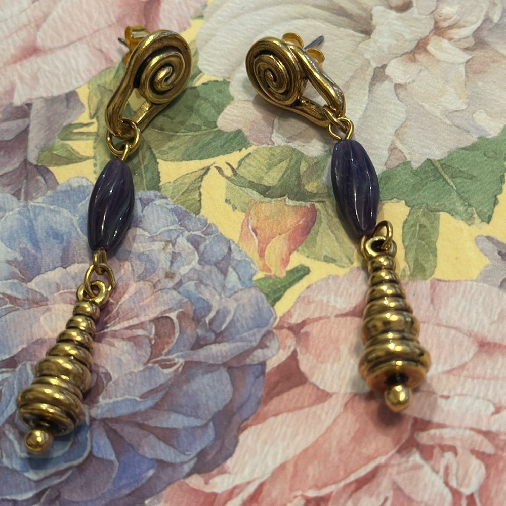 Avon Pierced Earrings w/Swirl ear piece & purple carved dangle center 2 1/2”